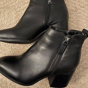 Blondo Siena Waterproof Bootie Size 6
